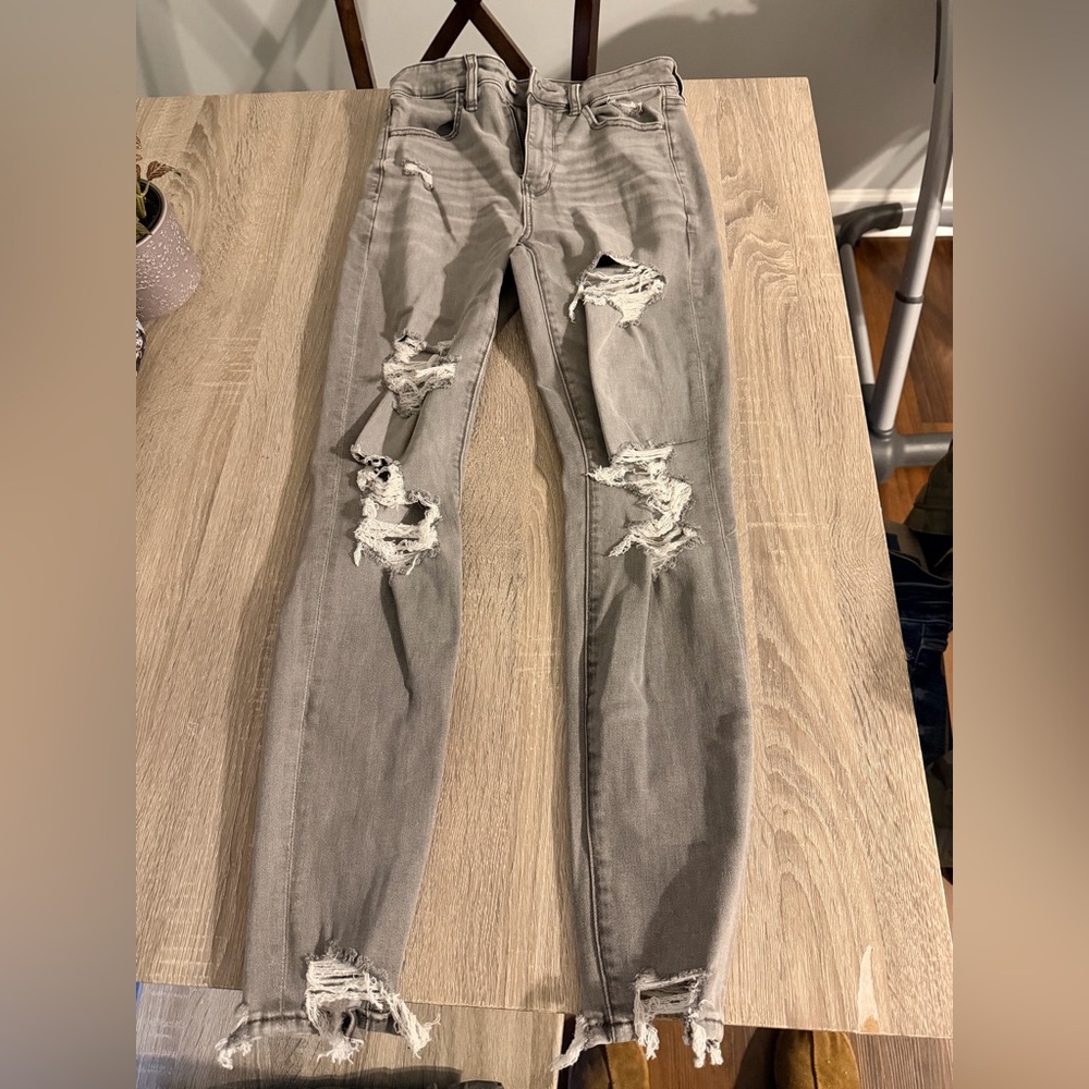 American Eagle Outfitters Gray Distressed Skinny Jeans